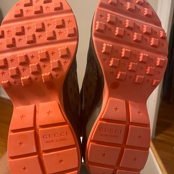 Gucci Rhython Sneakers - Picture 6 of 10